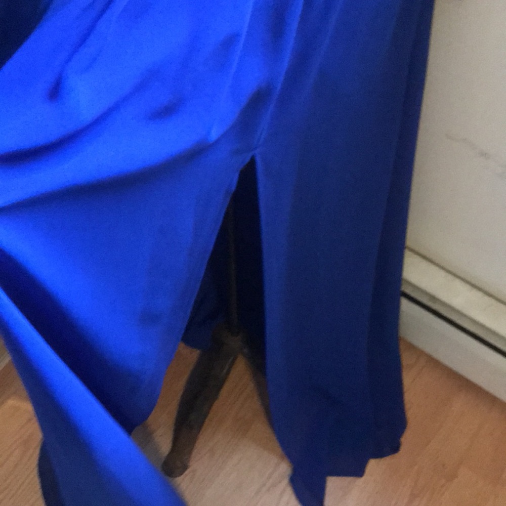 Dress - Picture 2 of 8